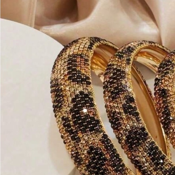 Elegant Gold and Black Bangle Bracelet - Picture 3 of 4